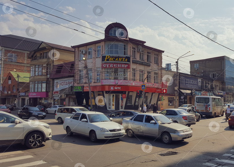 Скачать Движение на улицах Махачкалы. Дагестан, Россия фотосток Ozero