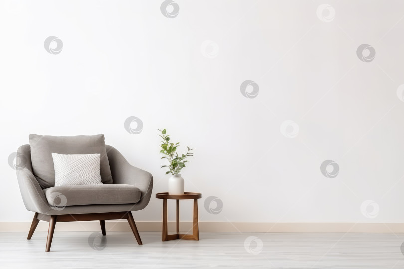 Скачать Светлая гостиная в минималистском дизайне интерьера с креслом и комнатным растением, пустым пространством на белой стене для макета, местом для копирования фотосток Ozero