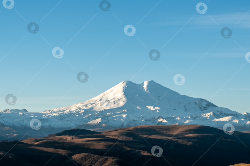 Скачать Вид на северную сторону Эльбруса фотосток Ozero