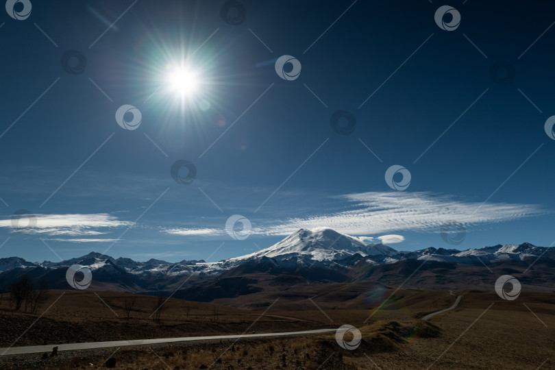 Скачать Дорога на гору фотосток Ozero