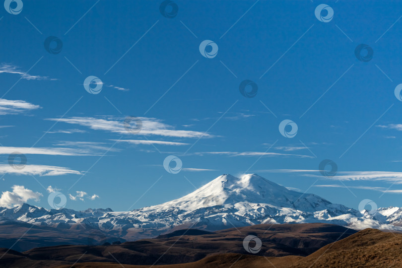 Скачать Панорама Эльбруса в солнечный день фотосток Ozero