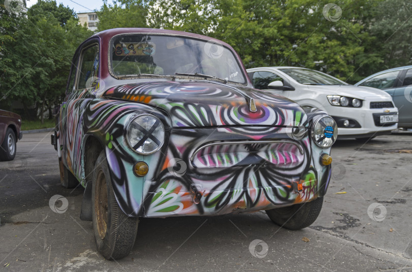 Скачать Старый советский автомобиль Запорожец ЗАЗ-965 фотосток Ozero