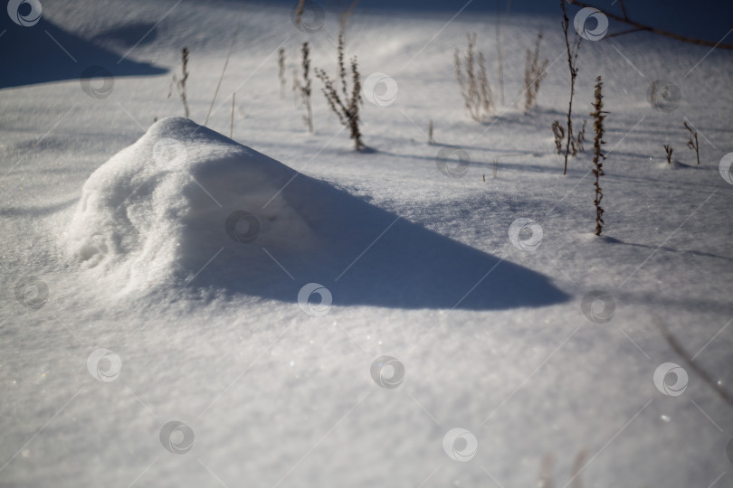 Скачать Снежный бугорок фотосток Ozero