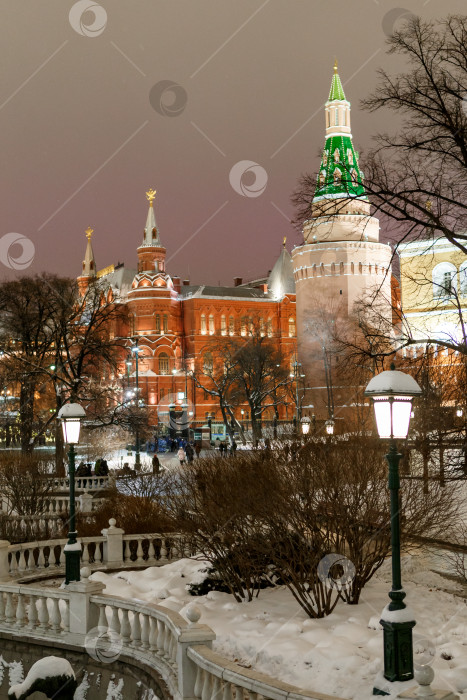 Скачать Москва, Россия - января 07, 2019- Новогодние елки на Манежной площади фотосток Ozero