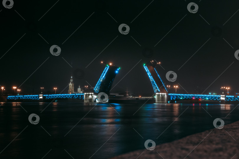 Скачать Разведенный мост фотосток Ozero