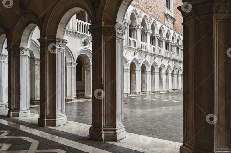 Скачать Дворец Дожей в Венеции. фотосток Ozero