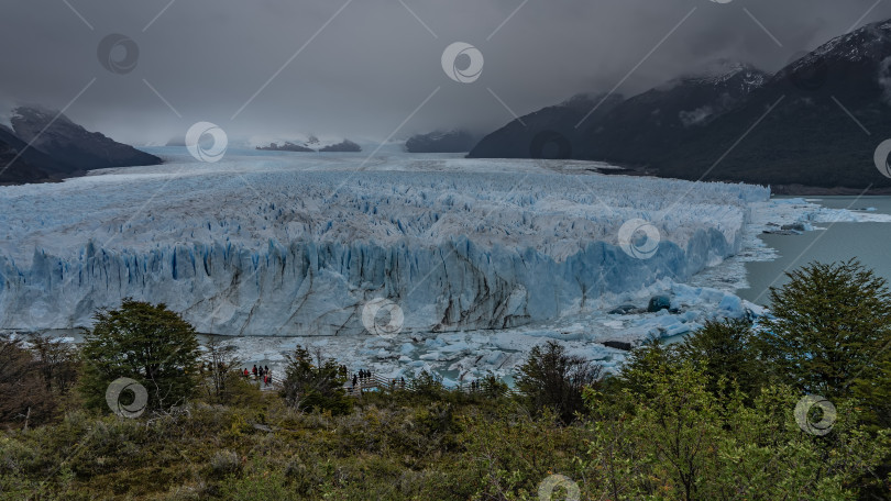 Скачать Бесконечный удивительный ледник Перито-Морено фотосток Ozero