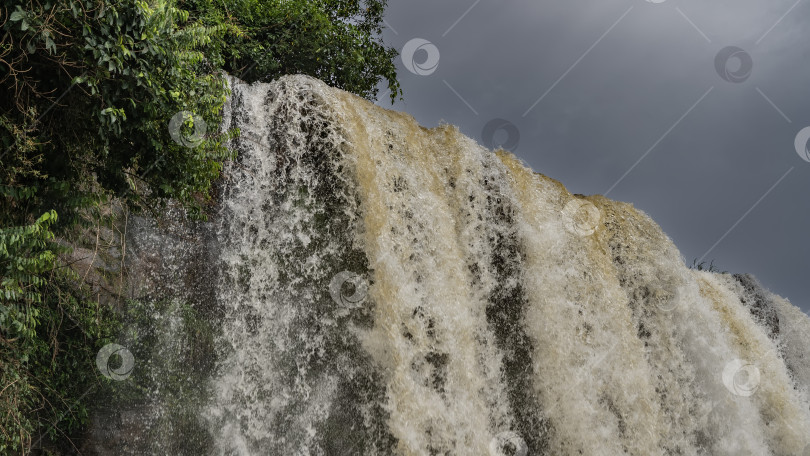 Скачать Фрагмент водопада. Крупный план. фотосток Ozero