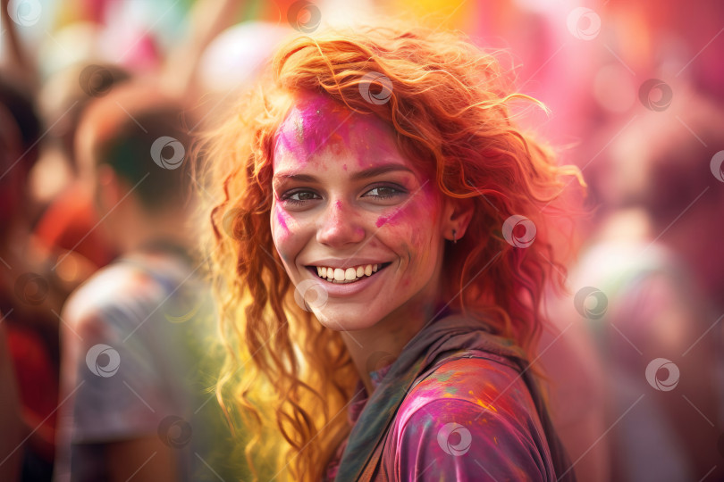 Скачать Портрет молодой женщины на фестивале Холи, выражающий радость и веселье. AI генеративный. фотосток Ozero