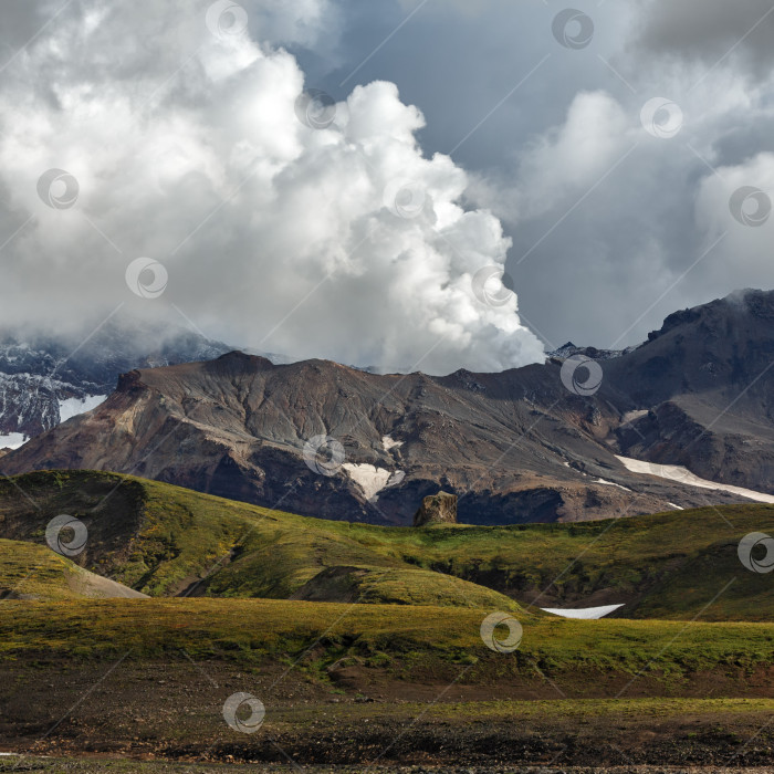 Скачать Живописные пейзажи полуострова Камчатка - действующий вулкан Мутновский фотосток Ozero
