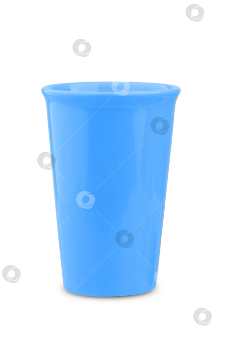 Скачать керамическая ваза с цветной обивкой в виде бокала, выделенная на белом фоне фотосток Ozero