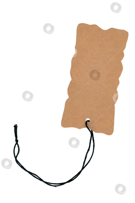 Скачать прямоугольная этикетка из коричневого крафт-картона, выделенная на белом фоне фотосток Ozero