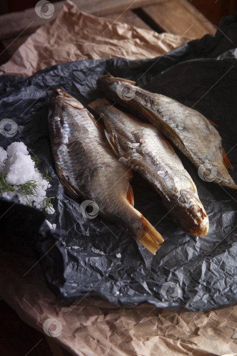 Скачать Вяленая рыба рыба вобла на рынке фотосток Ozero