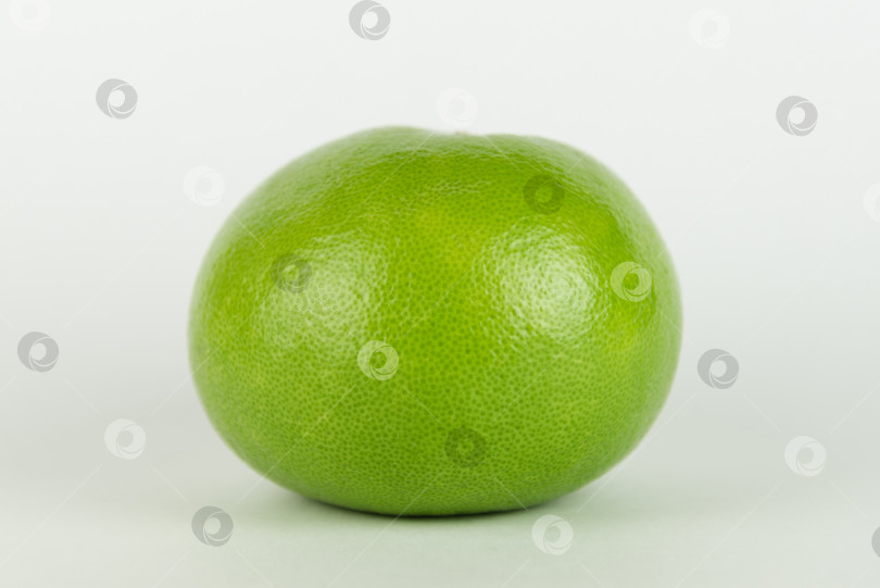 Скачать сладкий фрукт оробланко, выделенный на белом фоне фотосток Ozero