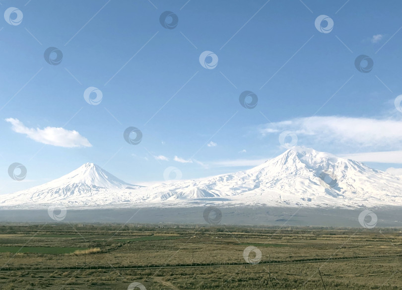 Скачать Гора Арарат. Вид со стороны Армении. фотосток Ozero