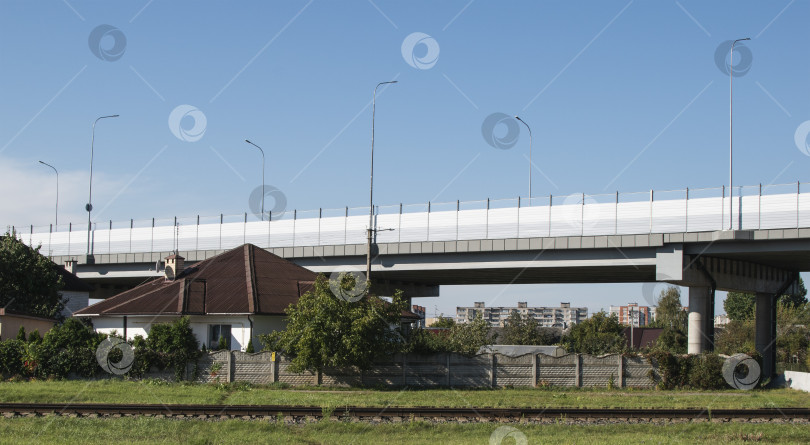 Скачать Частный дом рядом с новым автомобильным мостом фотосток Ozero