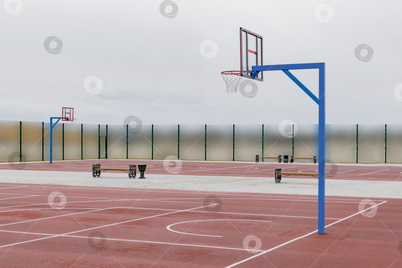 Скачать Фрагмент новой баскетбольной площадки фотосток Ozero