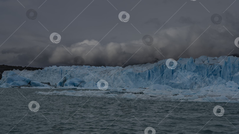 Скачать Удивительный ледник Перито-Морено. фотосток Ozero