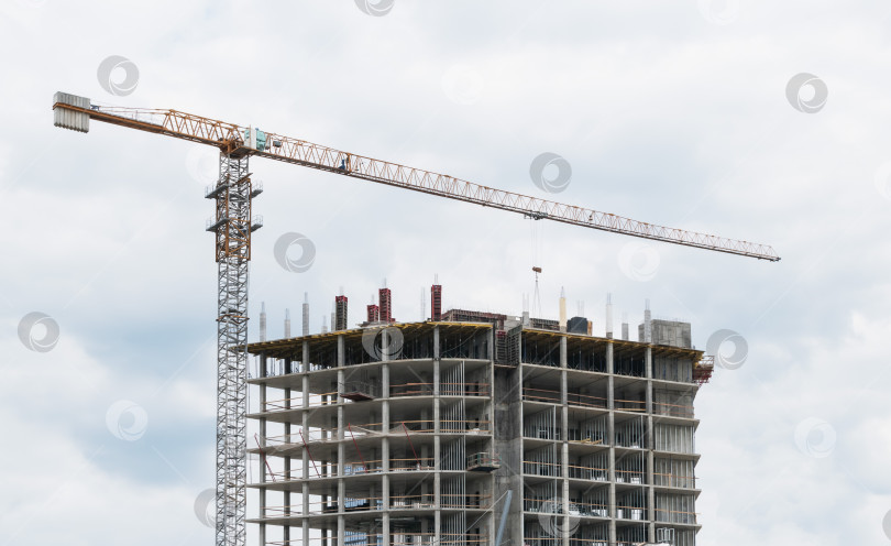 Скачать Строительство современного офисного здания в городе фотосток Ozero