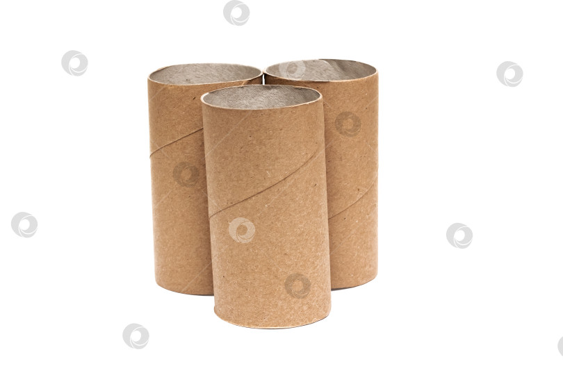 Скачать Три рулона туалетной бумаги, изолированные на белом фоне фотосток Ozero
