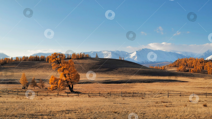 Скачать Межсезонье. Переход осени в зиму, горный пейзаж фотосток Ozero