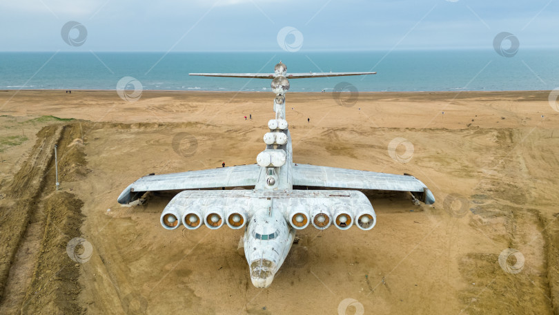 Скачать каспийский монстр лунь - вид спереди фотосток Ozero