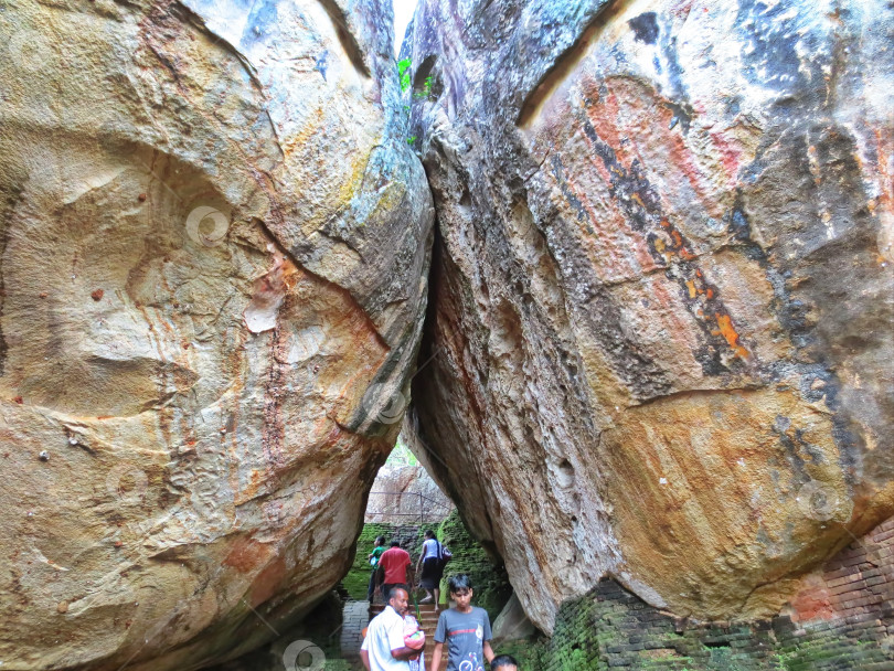 Скачать Проход между скалами фотосток Ozero