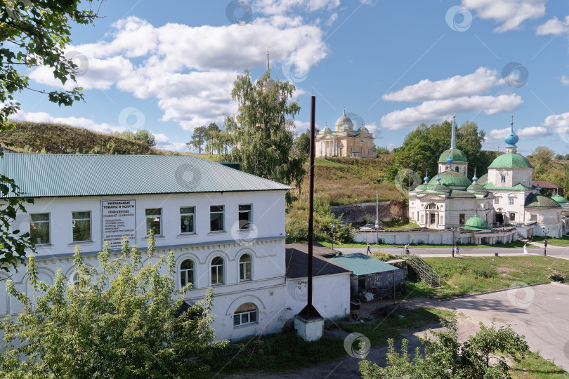 Скачать Старица. Старинные церкви и сооружения. фотосток Ozero