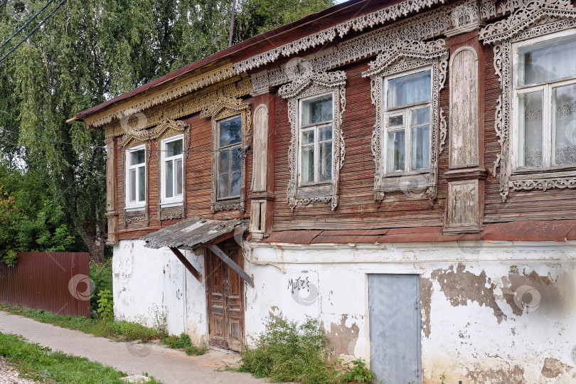 Скачать Старица. Старинный дом с домовой резьбой. фотосток Ozero