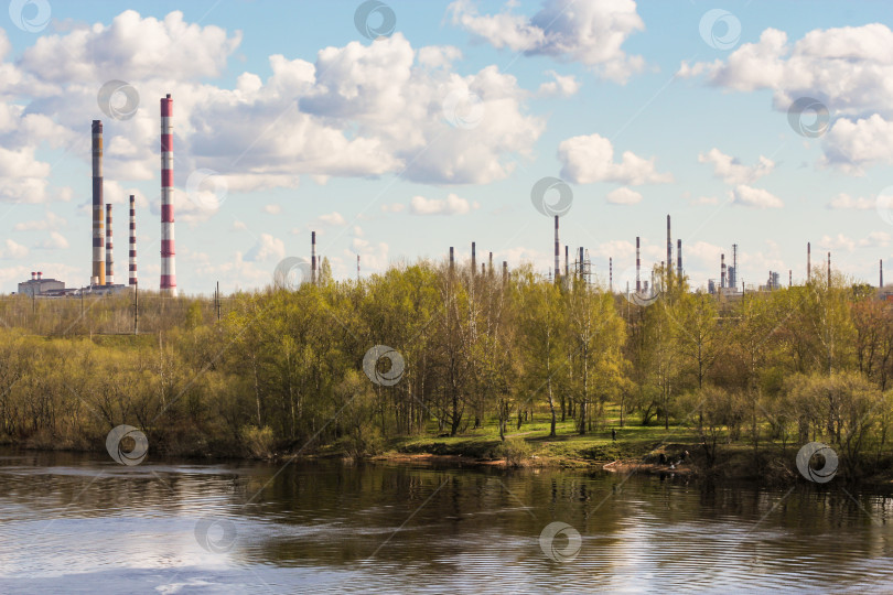 Скачать Трубы крупного промышленного производства. фотосток Ozero