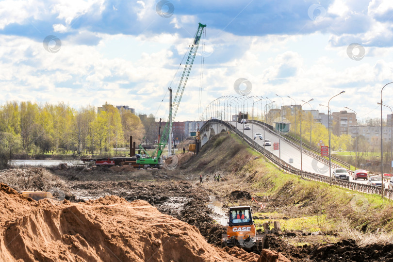 Скачать Вид на начало строительства нового моста. фотосток Ozero