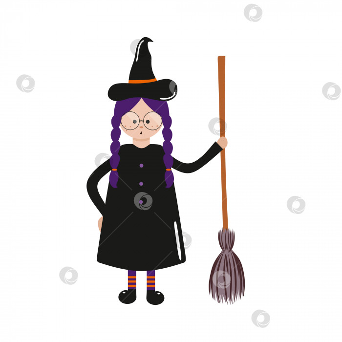 Скачать Хорошенькая черно-фиолетовая ведьма держит в руках летающую метлу. Иллюстрация к празднику Хэллоуин, выделенная на белом фоне. Магия и колдовство. Векторный рисунок мультфильма фотосток Ozero