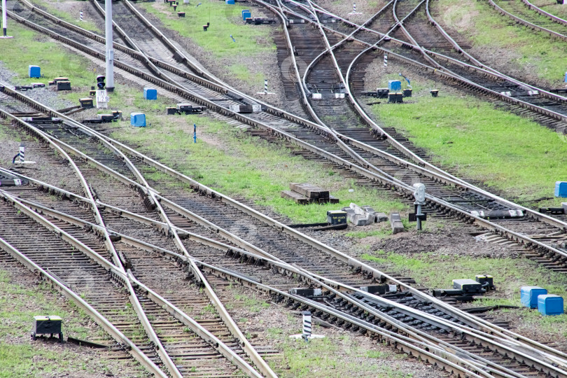 Скачать Железнодорожные пути крупным планом вид сверху крупным планом фотосток Ozero