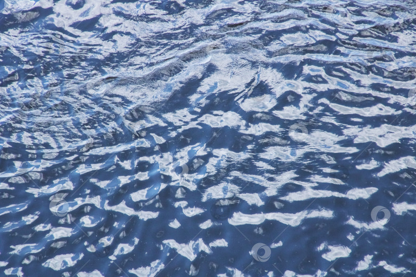 Скачать Рябь на голубой воде, фон или текстура фотосток Ozero