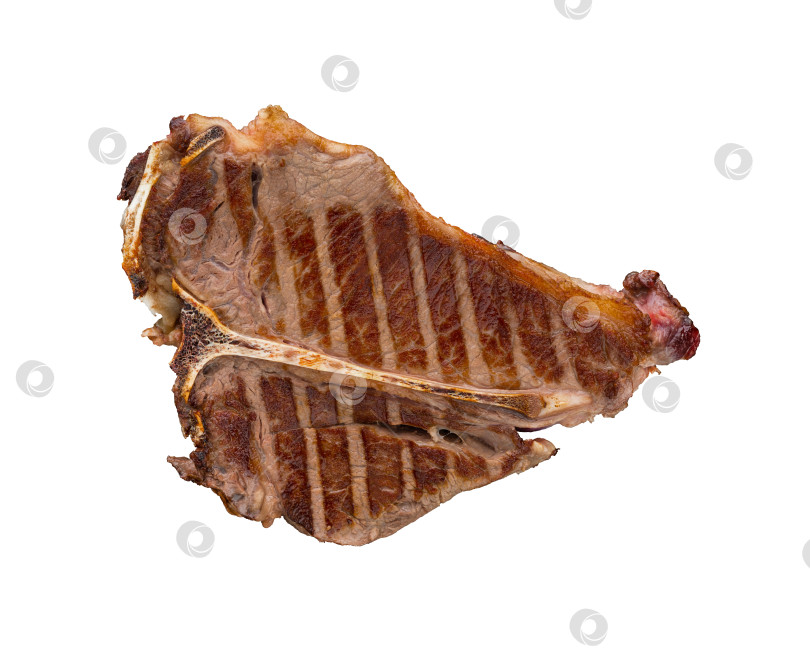 Скачать кусок свежего мяса, приготовленного на гриле, на белом фоне фотосток Ozero