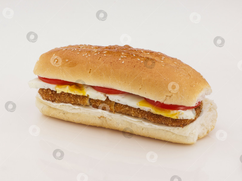 Скачать гамбургер на белом фоне фотосток Ozero