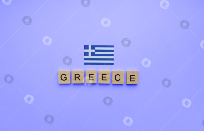 Скачать 25 марта, в День независимости Греции, появился минималистичный баннер с надписью деревянными буквами фотосток Ozero