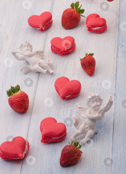 Скачать печенье в форме сердечек на День Святого Валентина фотосток Ozero