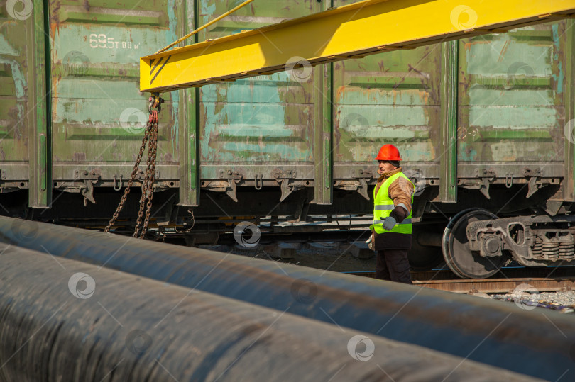 Скачать Линия нефтепромысловых крупнотоннажных труб в зоне промышленного строительства фотосток Ozero