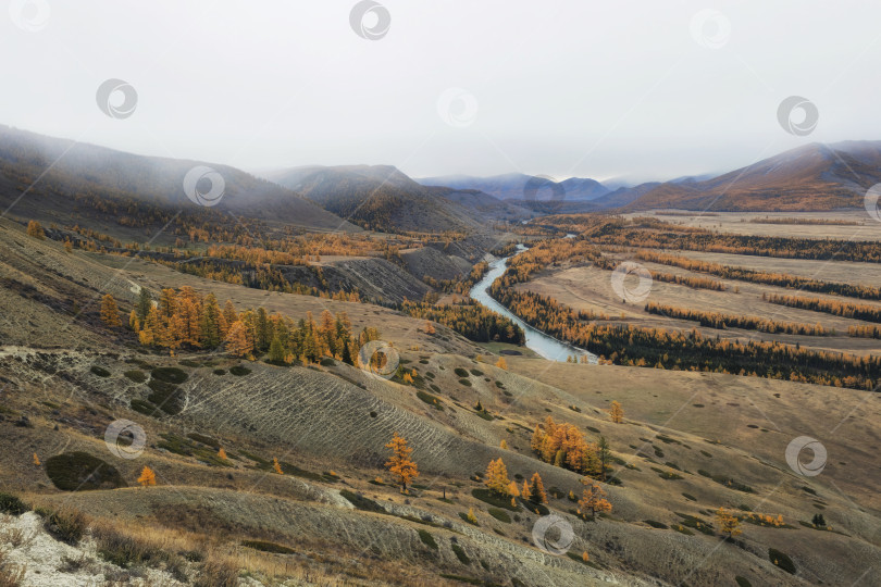 Скачать Степь Самаха осенью. Прекрасная осенняя горная степь фотосток Ozero