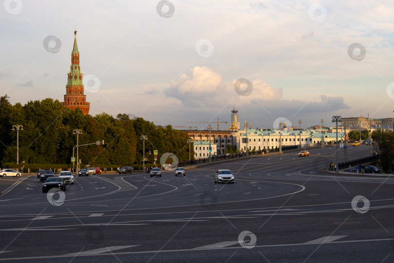 Скачать Вид на Большой каменный мост. Москва фотосток Ozero