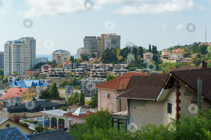 Скачать Жилые дома на горном склоне в Сочи. Микрорайон Бытха фотосток Ozero