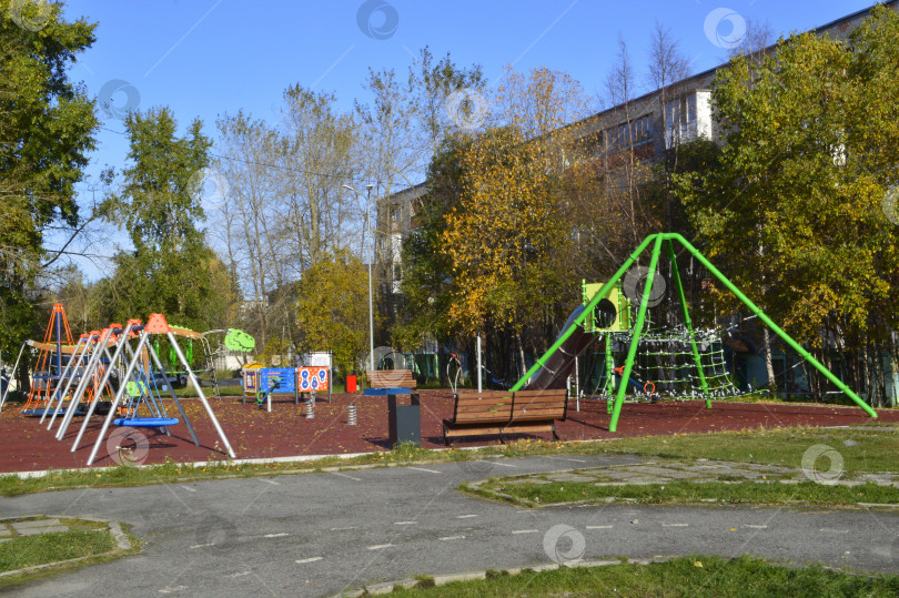 Скачать Обновлённая детская площадка на улице Пронина. фотосток Ozero