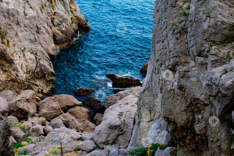 Скачать Вид на море со скалы. Крым. фотосток Ozero
