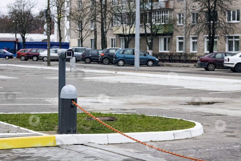 Скачать БЕЛАРУСЬ, НОВОПОЛОЦК - 8 ноября 2019 года: Платная парковка автомобилей и счетчик фотосток Ozero