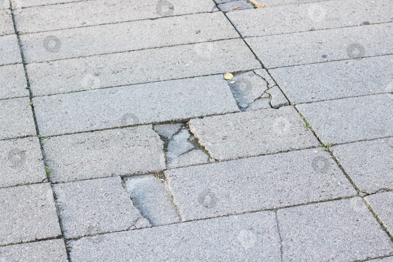 Скачать Старая разбитая плитка на тротуаре, задний план фотосток Ozero
