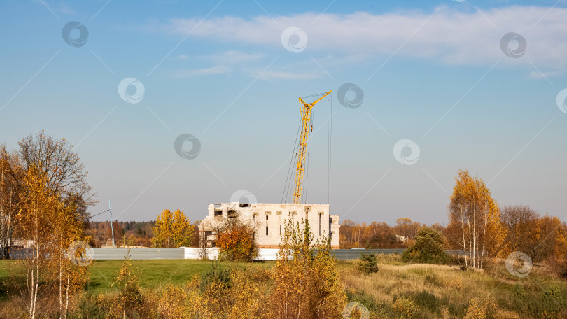 Скачать Строительство домов и строительные краны крупным планом фотосток Ozero