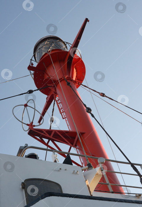 Скачать Плавучий маяк "Ирбенский" - объект музея Мирового Океана фотосток Ozero