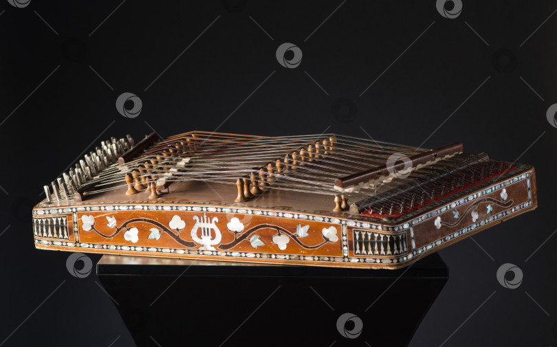 Скачать национальный музыкальный инструмент Азии фотосток Ozero