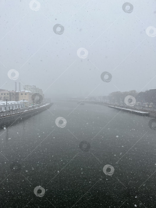 Скачать Москва в апреле фотосток Ozero